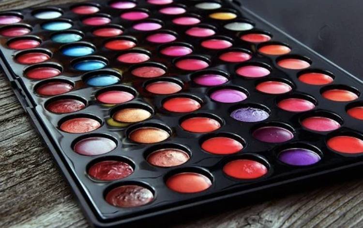 被完美日记甩N条街，这家天猫美妆品牌搭建私域时犯了哪些错