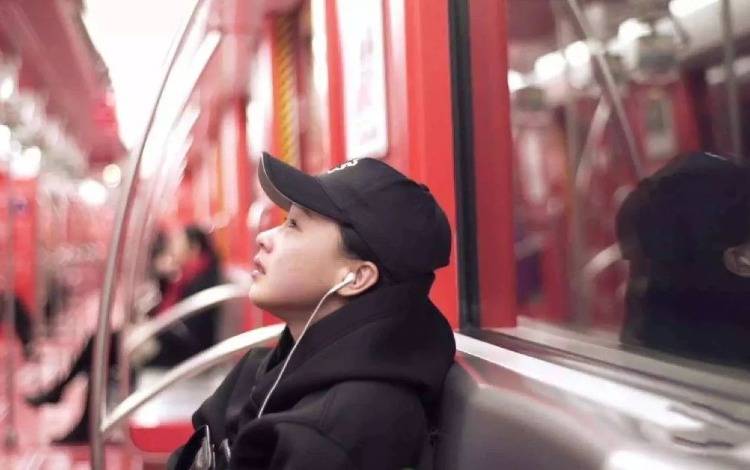 好久不见，网易乐评地铁那样的口碑流量双爆营销